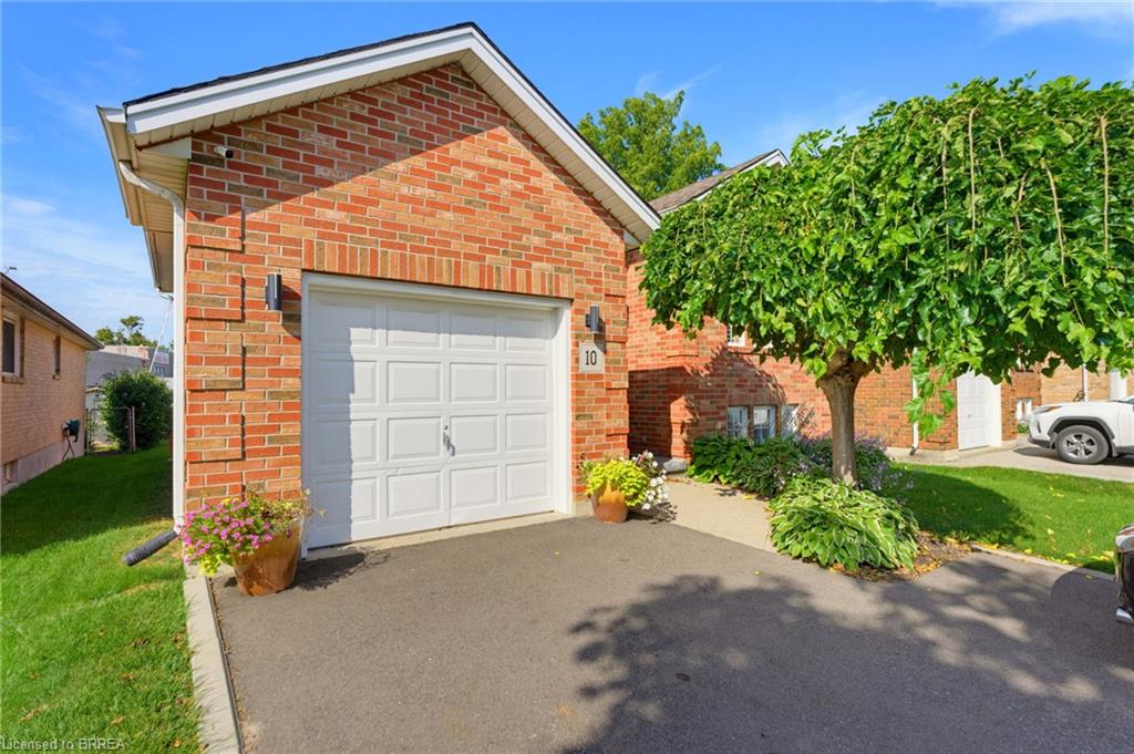 10 Noble Court Property Photo 3
