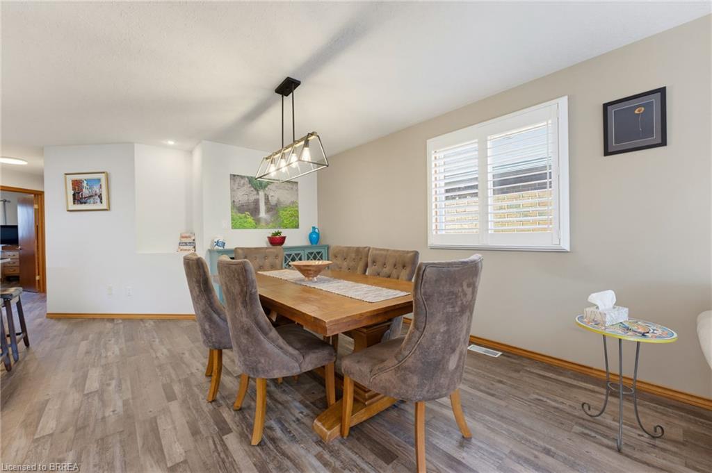10 Noble Court Property Photo 8