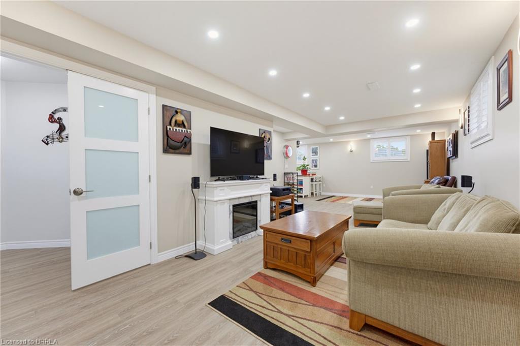 10 Noble Court Property Photo 17