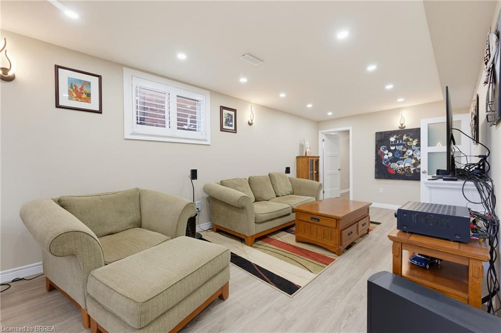 10 Noble Court Property Photo 18