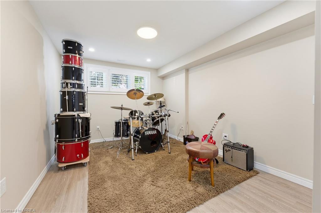 10 Noble Court Property Photo 24