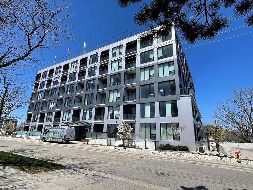 224-690 King Street Property Photo 1