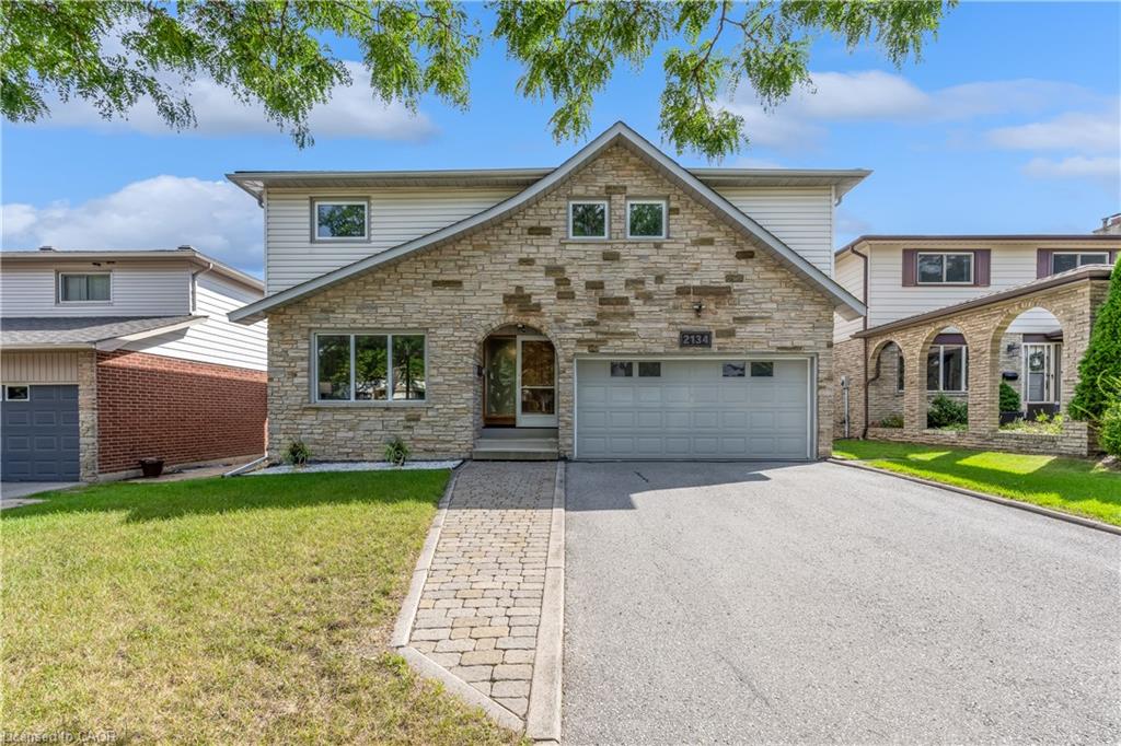 2134 Cartier Crescent Property Photo 1