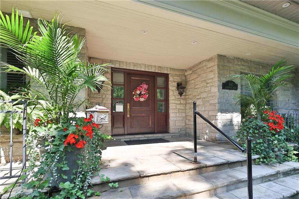541 Arrowhead Road Property Photo 3