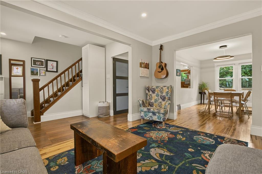 72 Garside Avenue N Property Photo 11