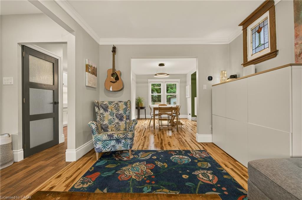 72 Garside Avenue N Property Photo 12