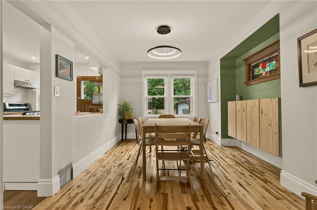 72 Garside Avenue N Property Photo 13