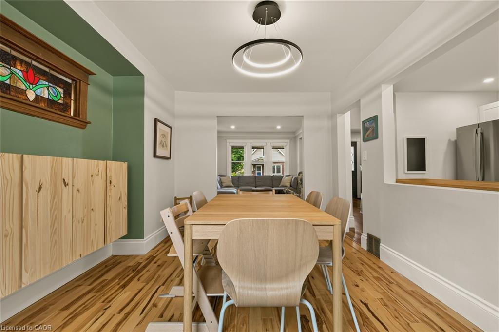 72 Garside Avenue N Property Photo 15