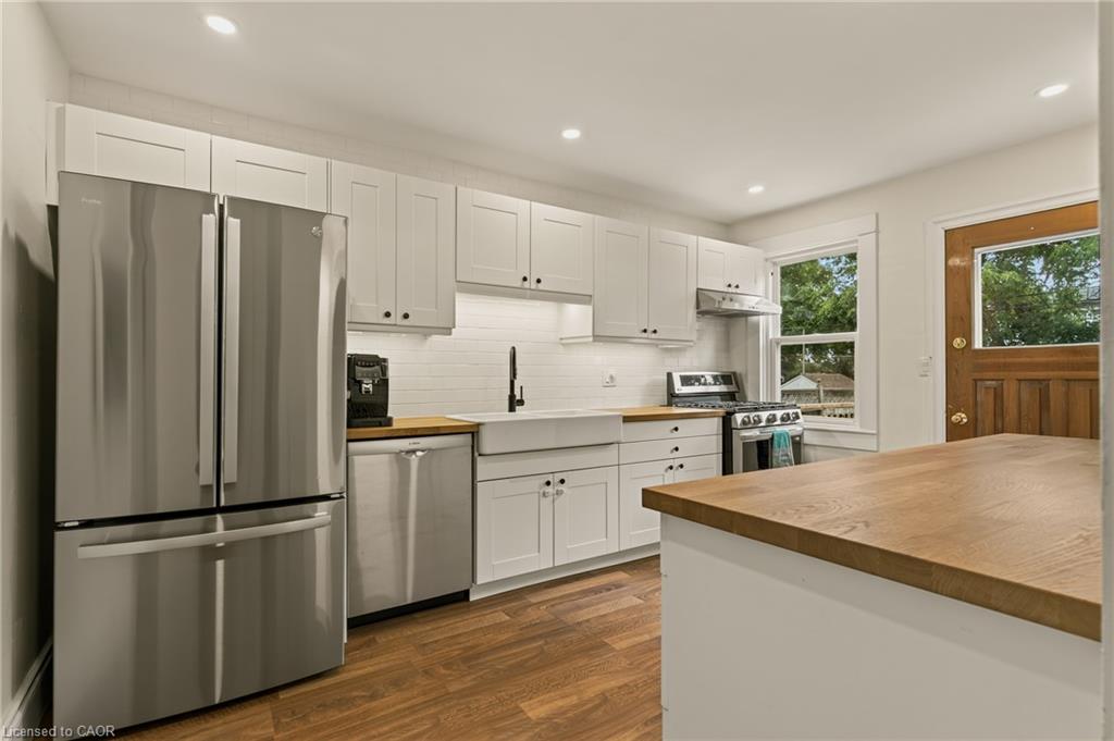 72 Garside Avenue N Property Photo 19