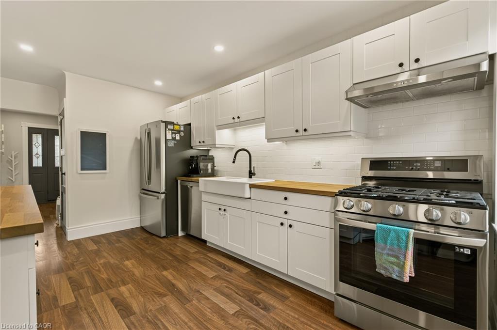 72 Garside Avenue N Property Photo 26