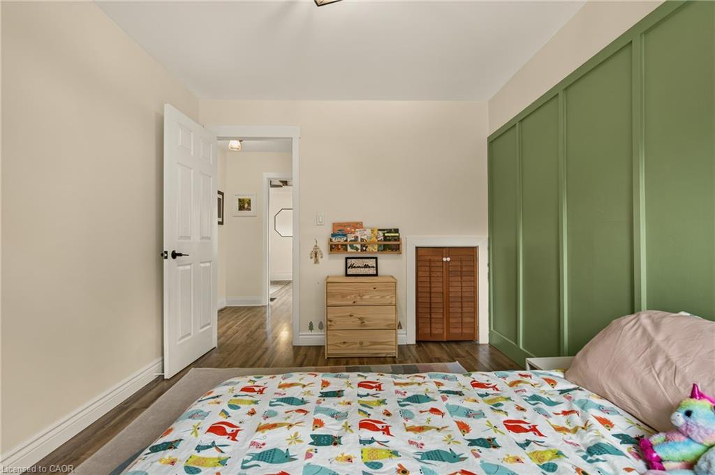 72 Garside Avenue N Property Photo 30