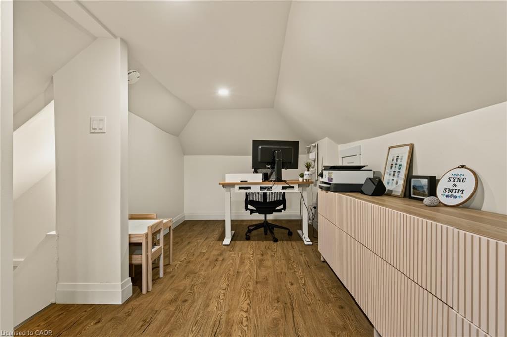 72 Garside Avenue N Property Photo 42
