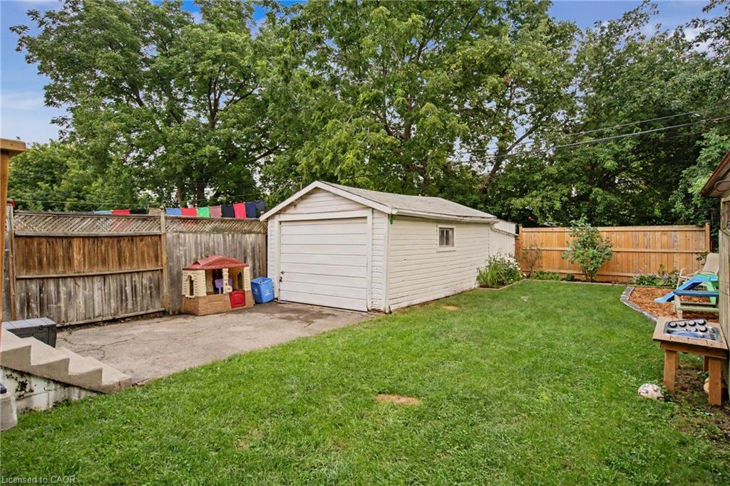 72 Garside Avenue N Property Photo 49