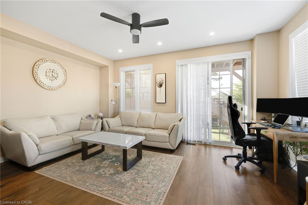 411 Hardwick Common Property Photo 8