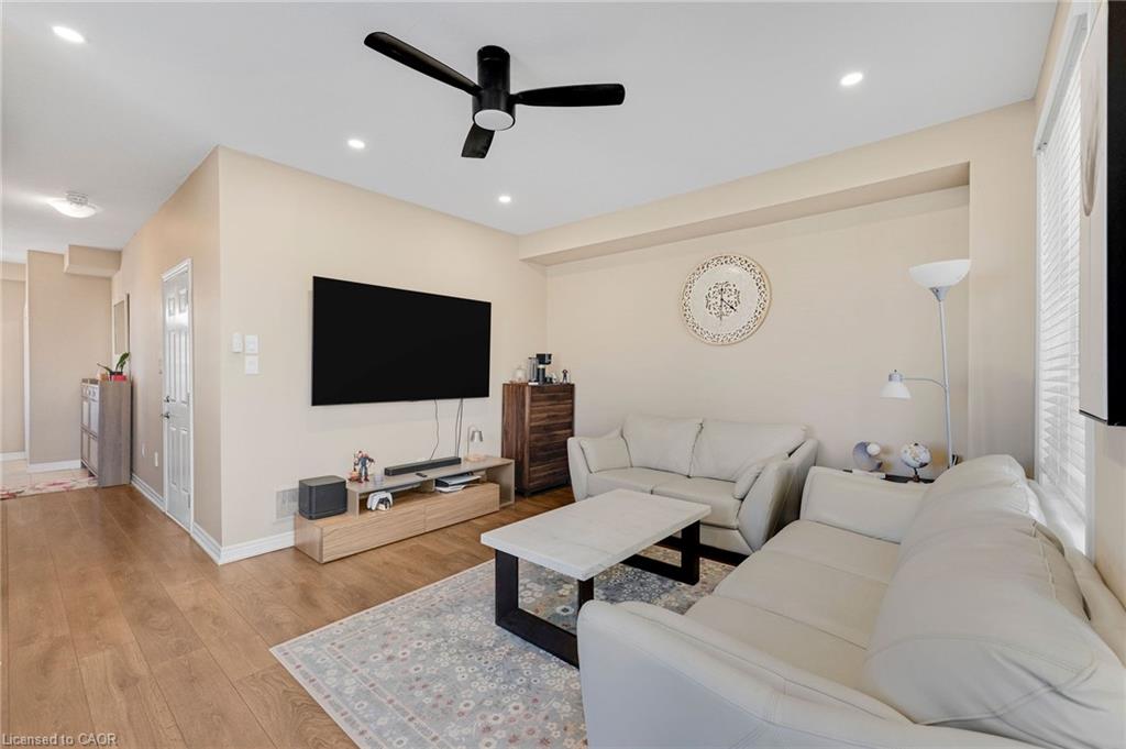 411 Hardwick Common Property Photo 9