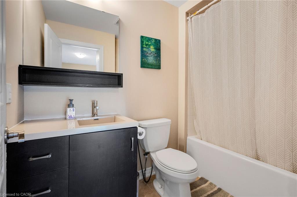 411 Hardwick Common Property Photo 32