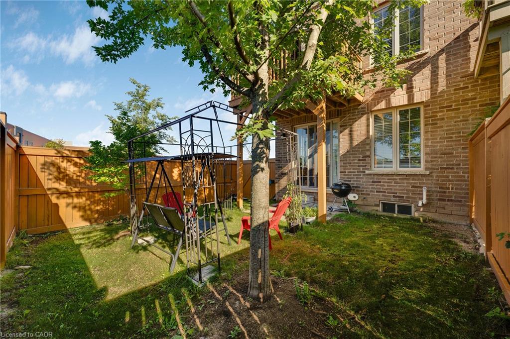 411 Hardwick Common Property Photo 38