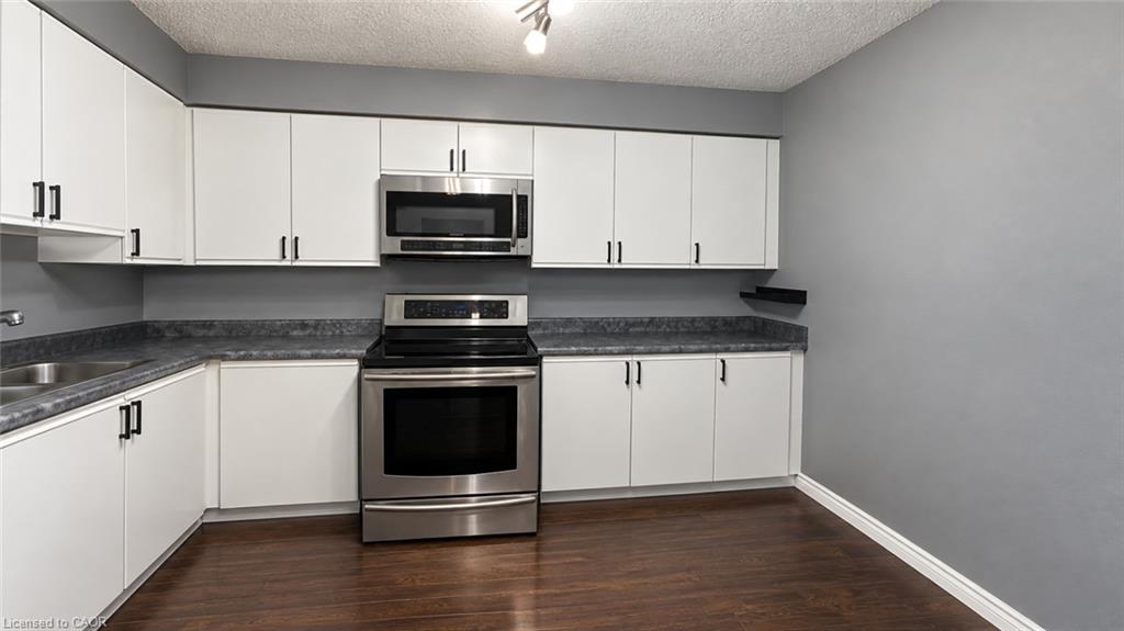 302-55 Green Valley Drive Property Photo 5