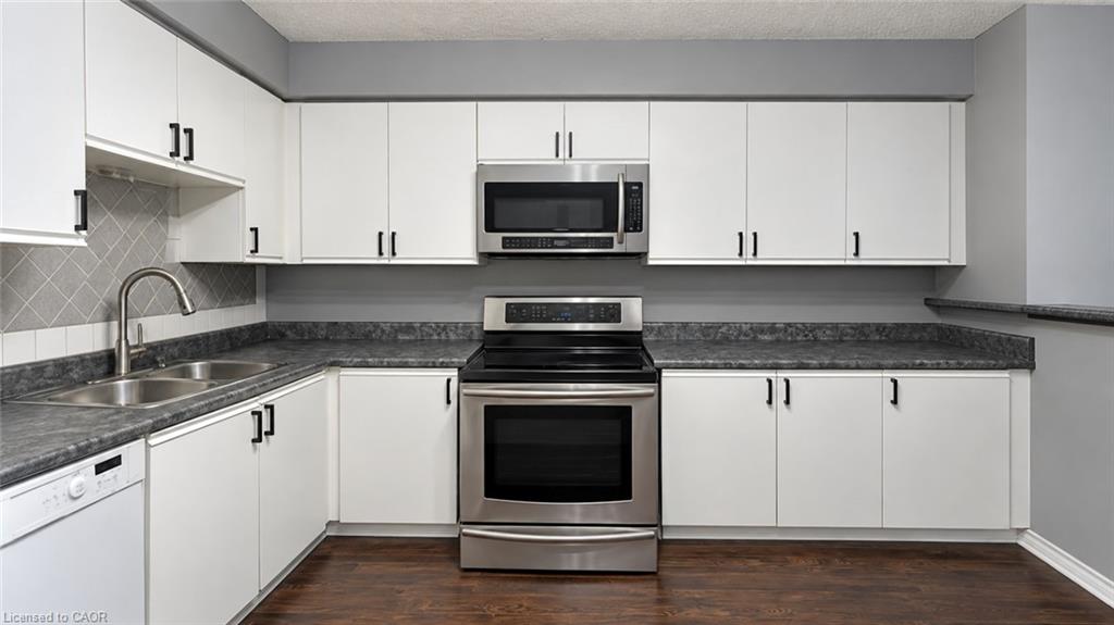 302-55 Green Valley Drive Property Photo 6