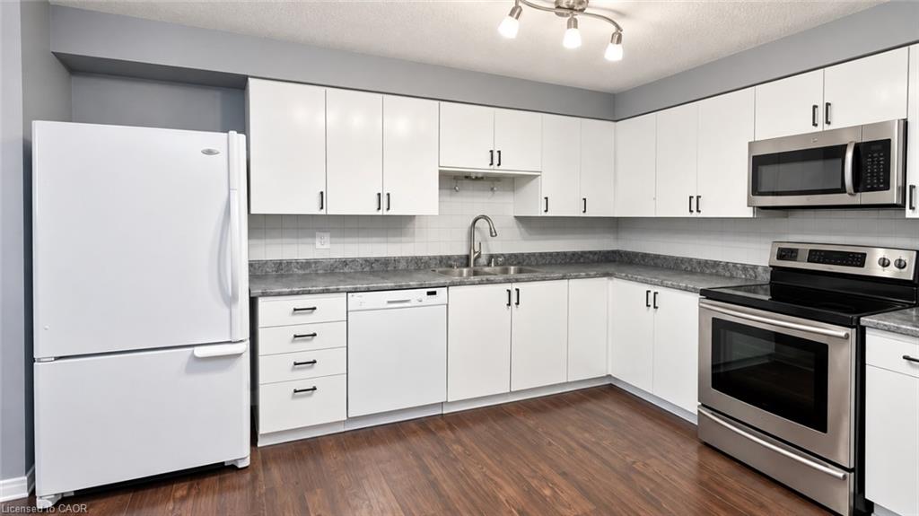 302-55 Green Valley Drive Property Photo 7