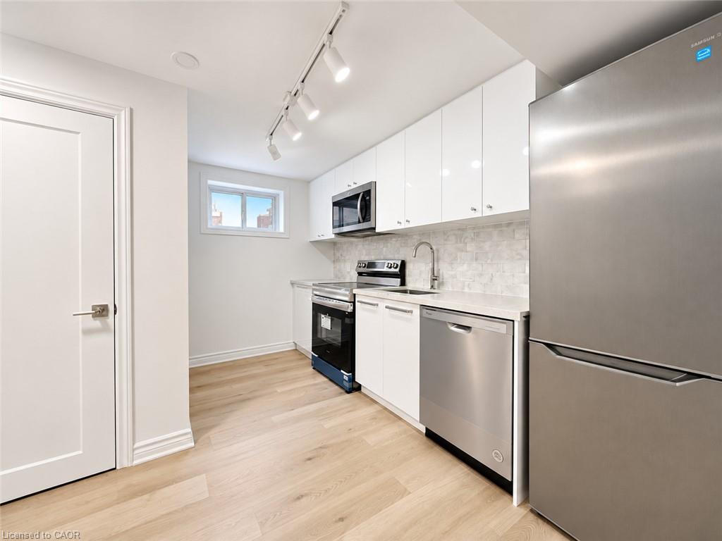 20 Silvercrest Avenue Property Photo 3