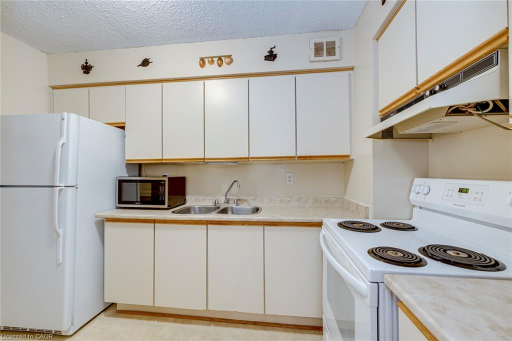 906-212 Kerr Street Property Photo 28