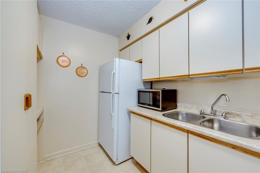 906-212 Kerr Street Property Photo 29