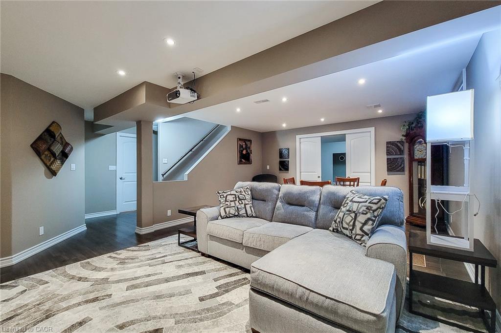 80 Willowdale Crescent Property Photo 37