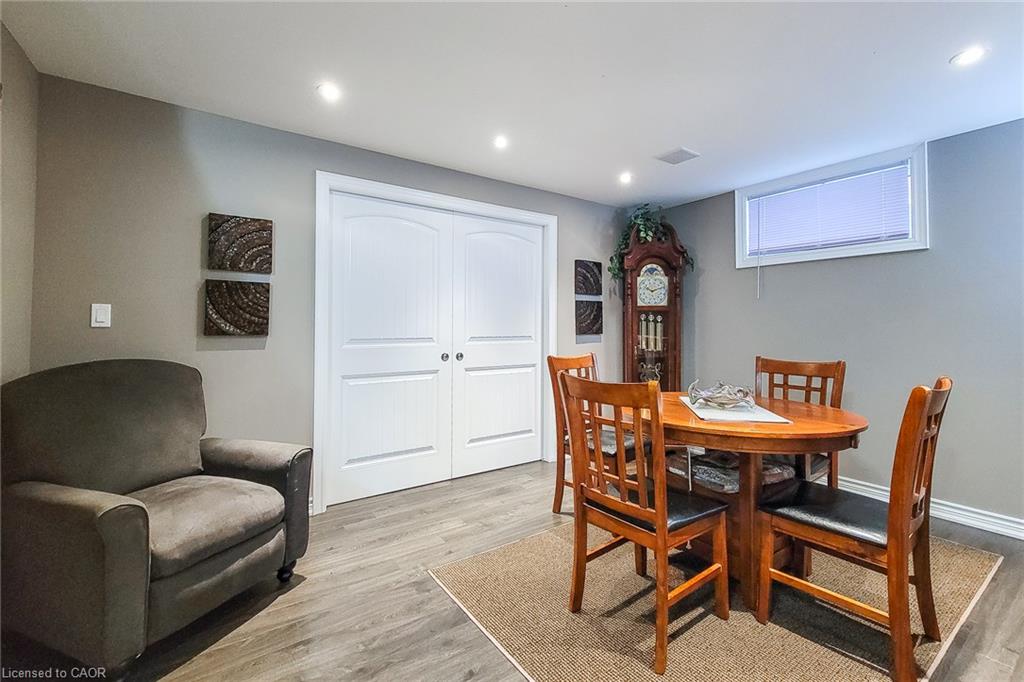 80 Willowdale Crescent Property Photo 40