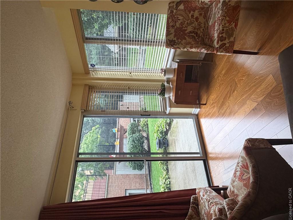 001-275 Main Street E Property Photo 21