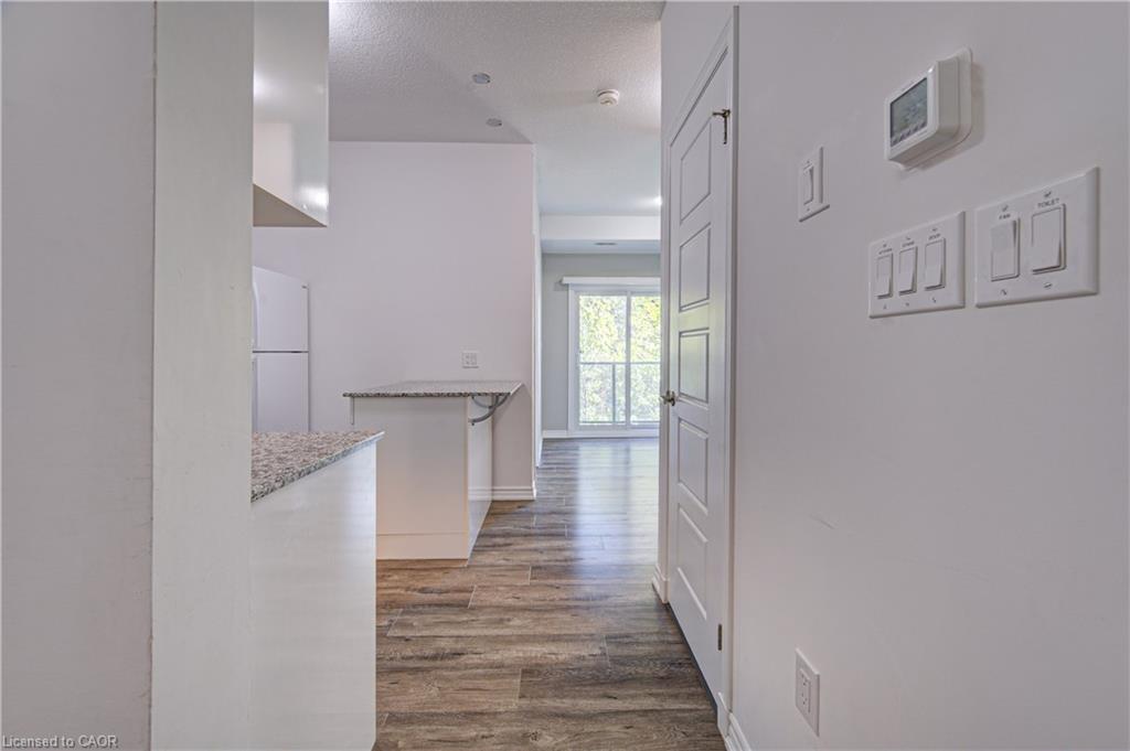 B4-1430 Highland Road W Property Photo 4