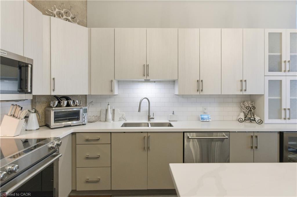 66 Bay Street S Property Photo 12