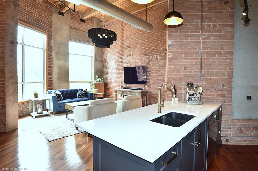 310-26 Ontario Street Property Photo 17