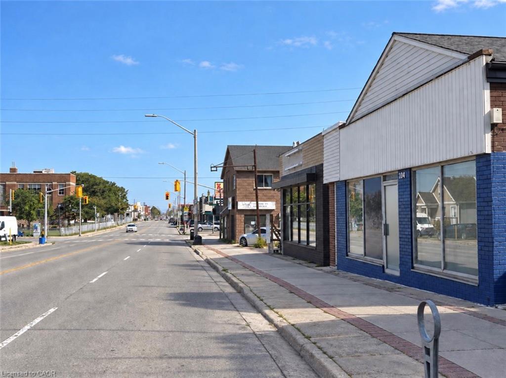 104 Parkdale Avenue N Property Photo 4
