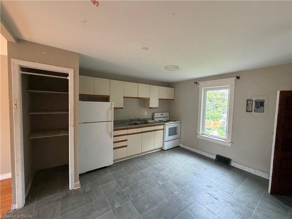 246 St James Street Property Photo 17