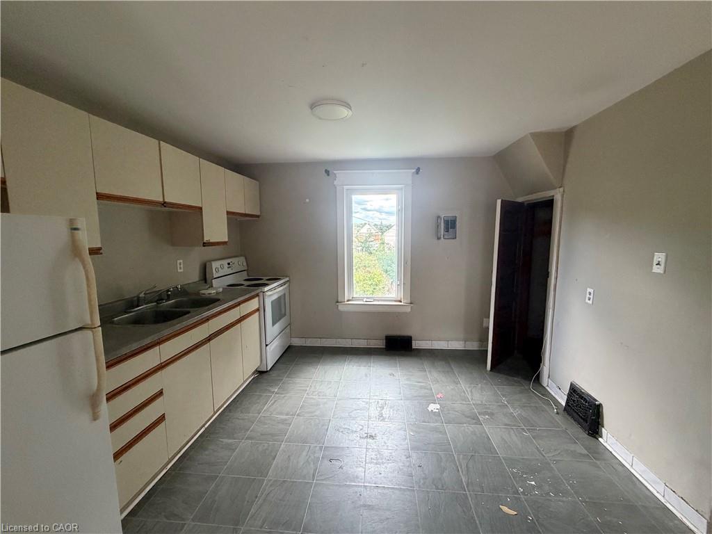 246 St James Street Property Photo 18