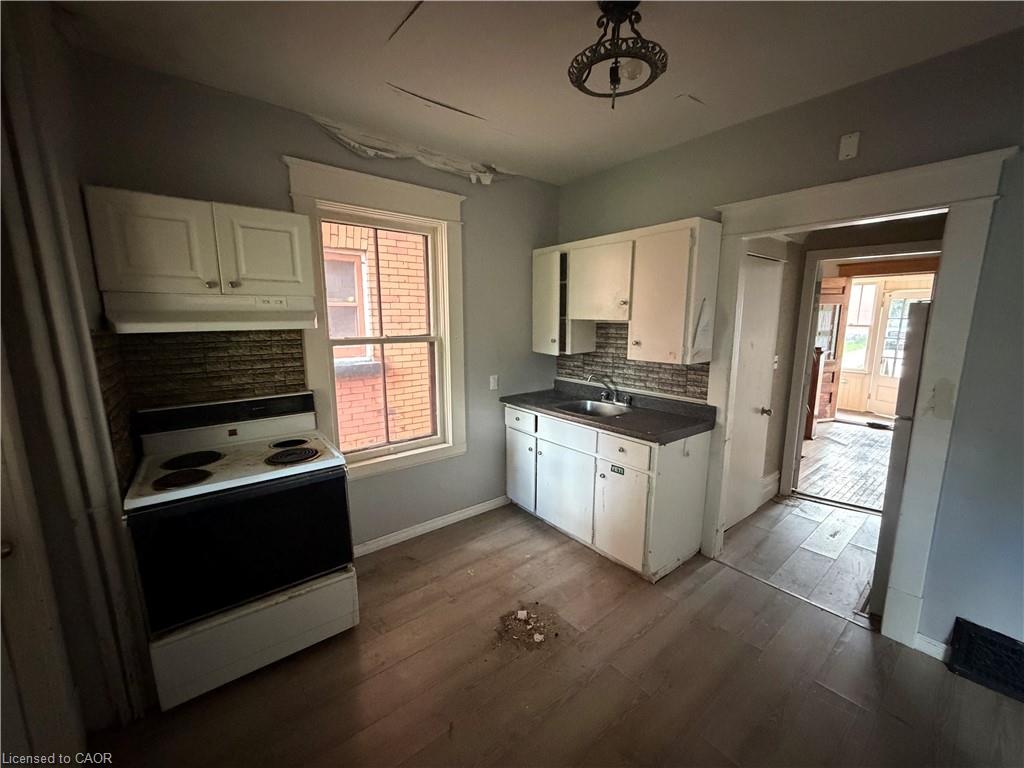 246 St James Street Property Photo 5