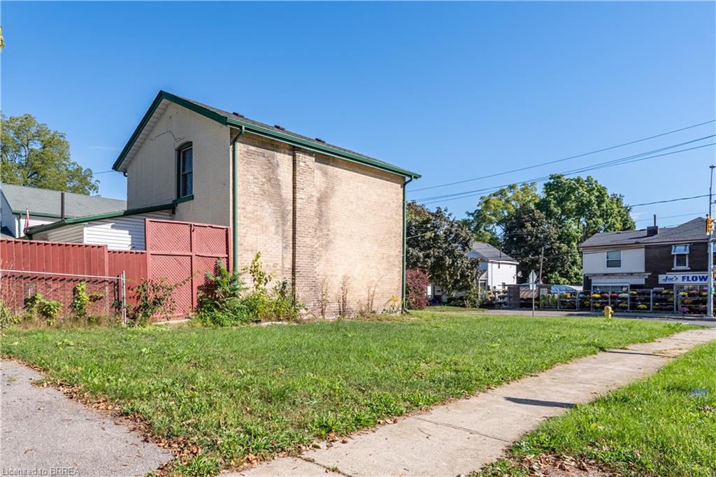 129 Erie Avenue Property Photo 15