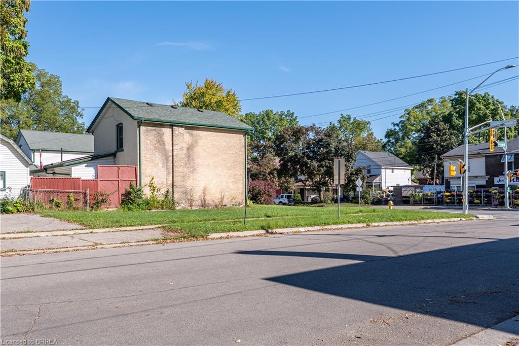 129 Erie Avenue Property Photo 16