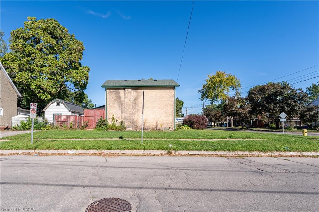 129 Erie Avenue Property Photo 17