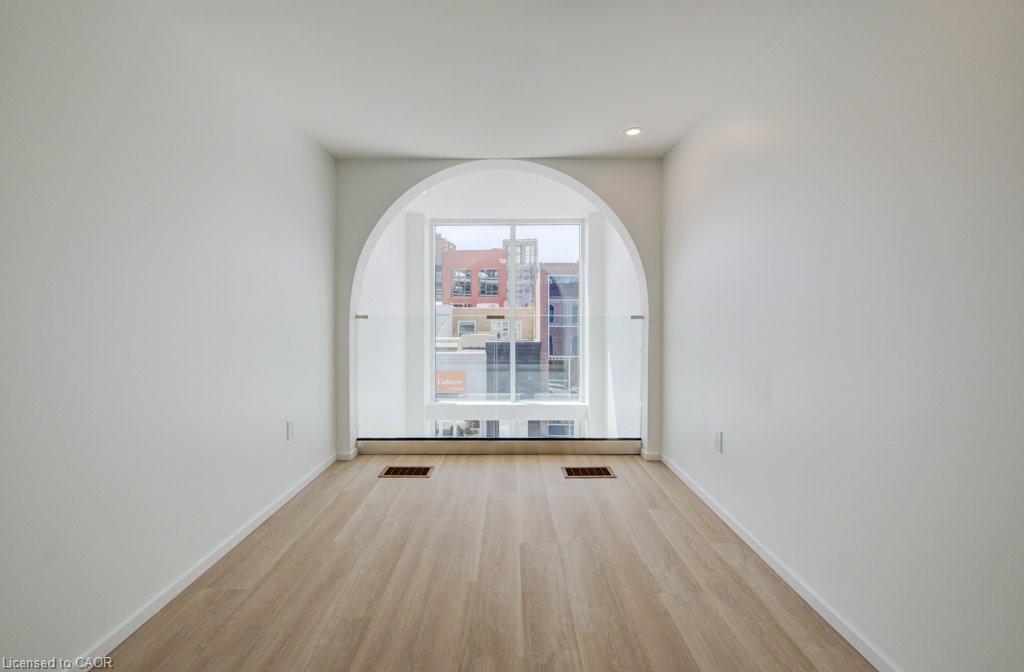 26 King Street E Property Photo 14