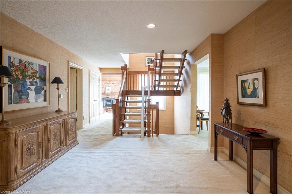 16 Colonial Crescent Property Photo 13
