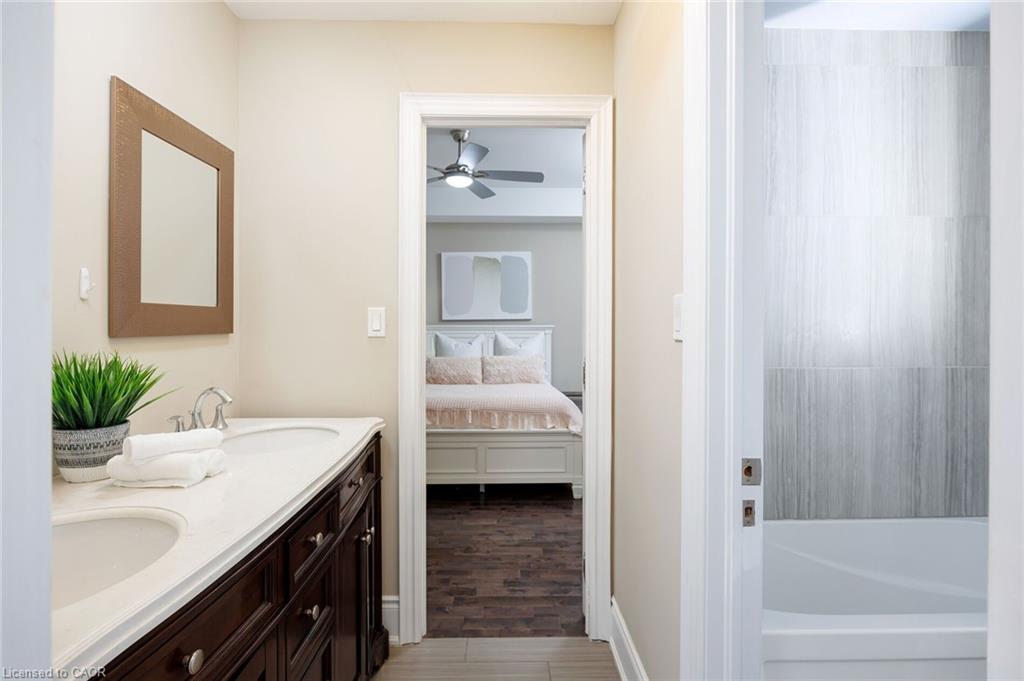 125 Paliser Court Property Photo 26