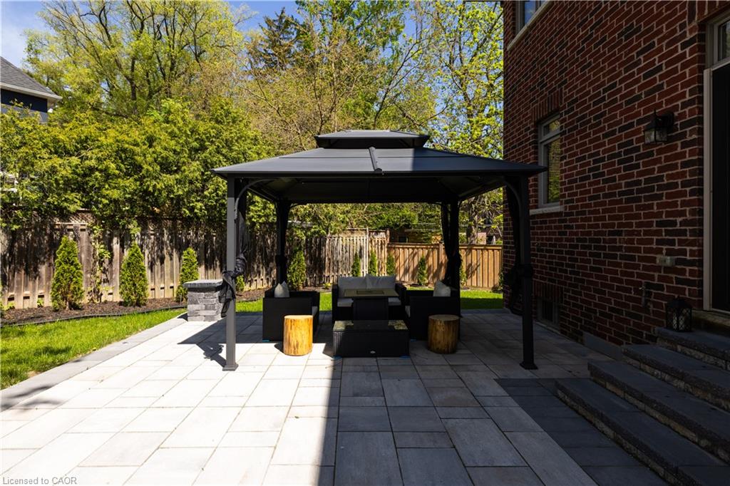 125 Paliser Court Property Photo 38