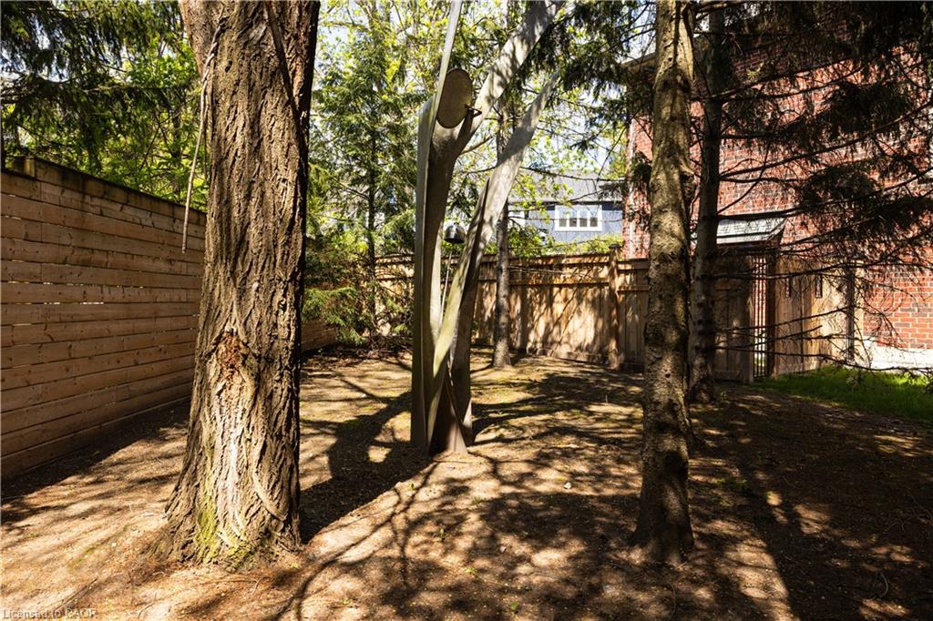 125 Paliser Court Property Photo 39