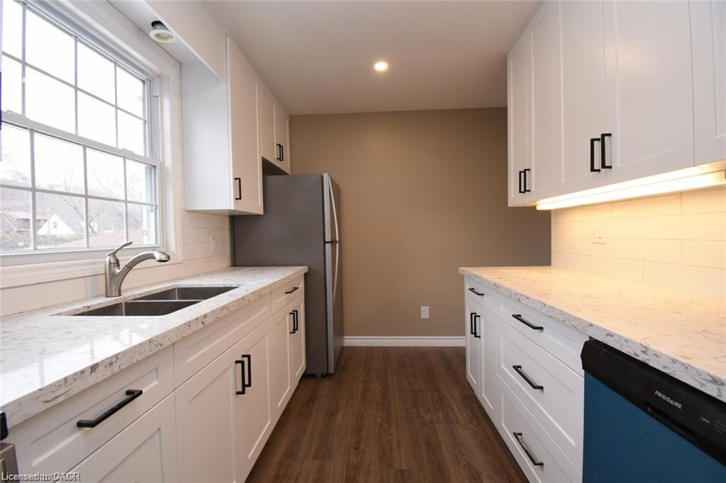 1-342 Rosedale Avenue Property Photo 2
