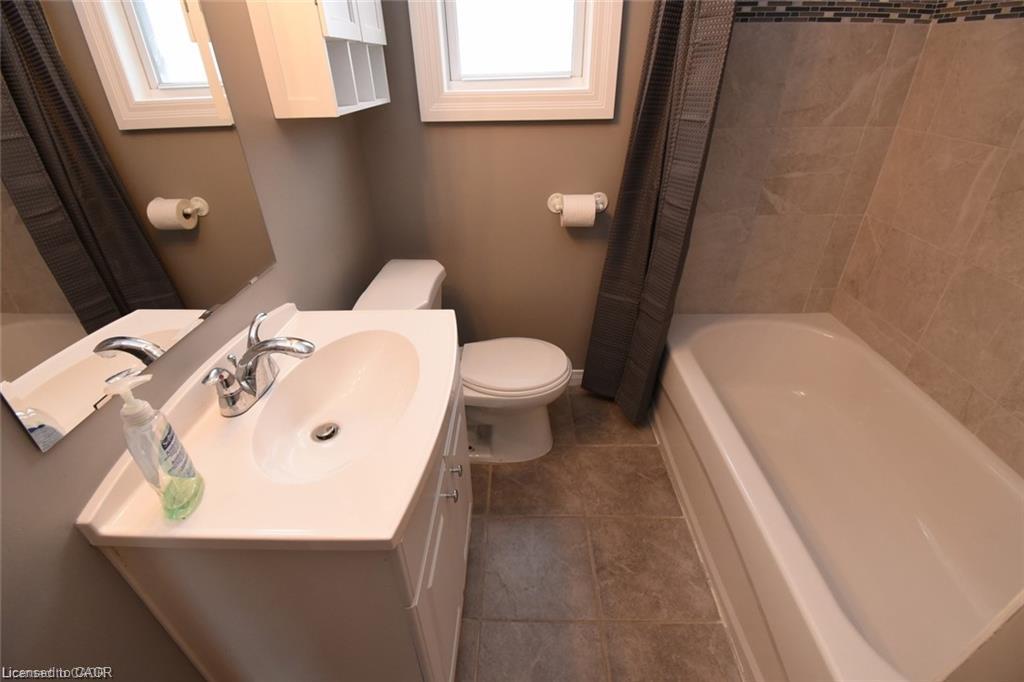 1-342 Rosedale Avenue Property Photo 4