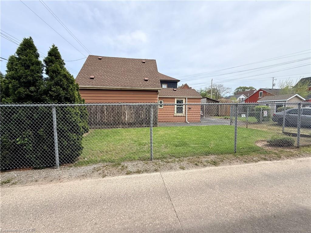 356 Barton Street E Property Photo 2