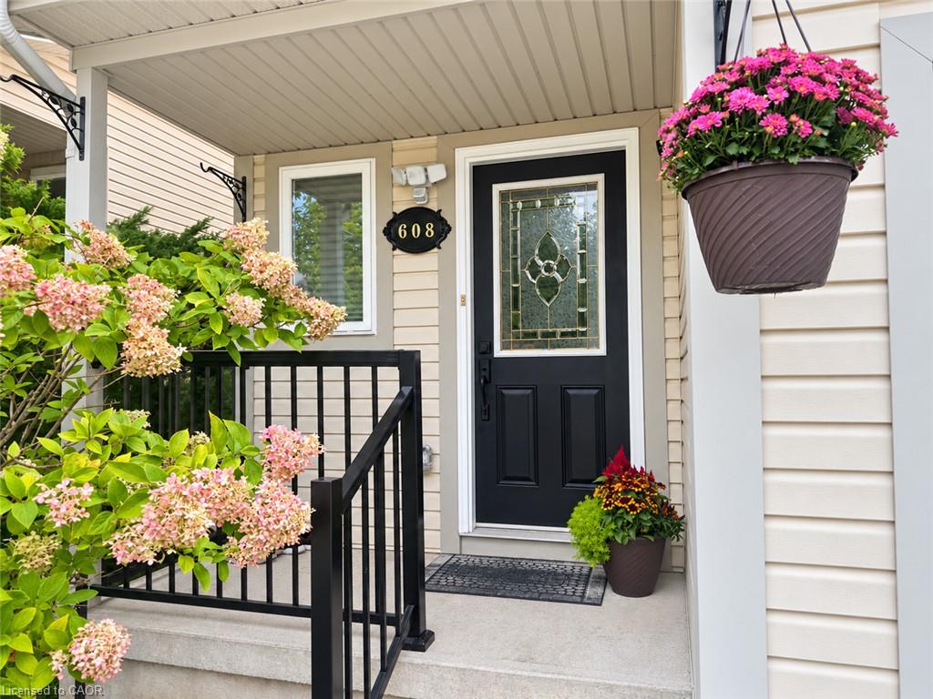 608 Royal Fern Street Property Photo 2