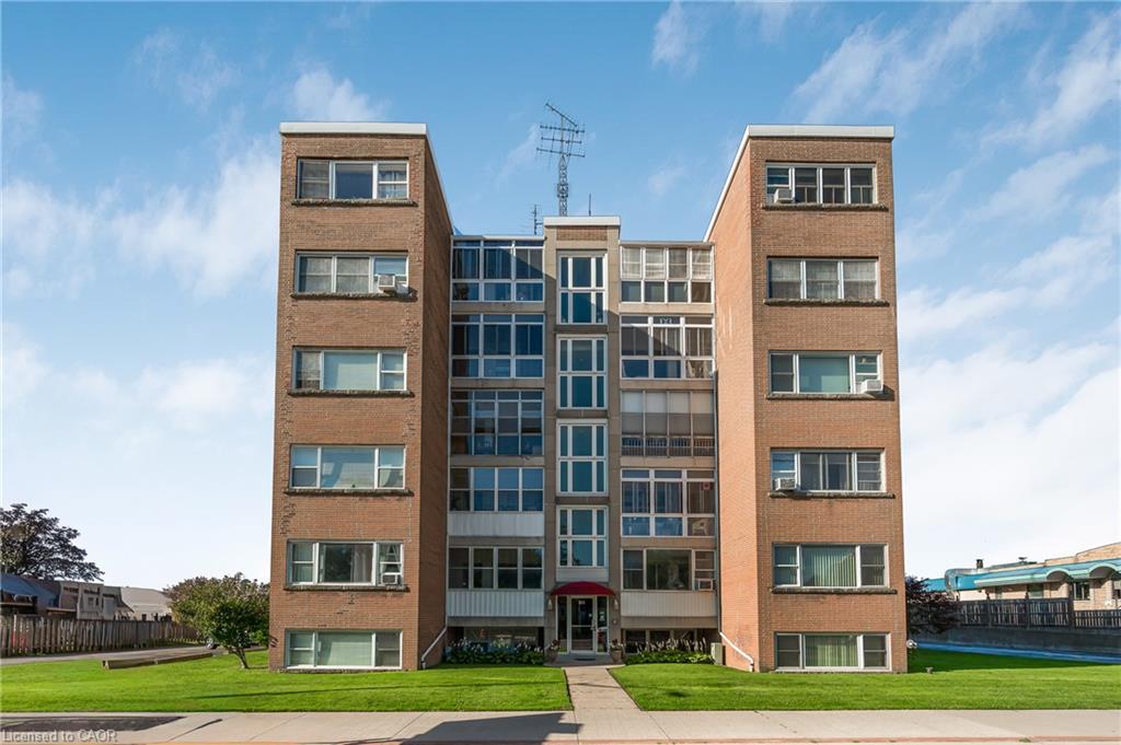 9-824 Brant Street Property Photo 1